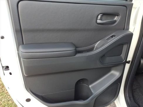 New 2026 Nissan Frontier SV w/ SV Convenience Package RWD image 9