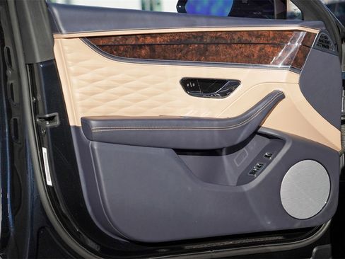 Certified 2023 Bentley Flying Spur W12 image 30