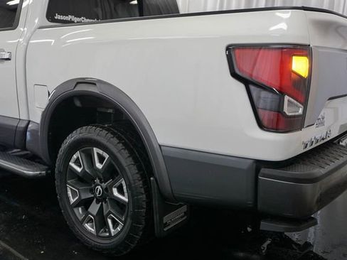 Used 2023 Nissan Titan Platinum Reserve w/ Moonroof Package AWD/4WD image 15