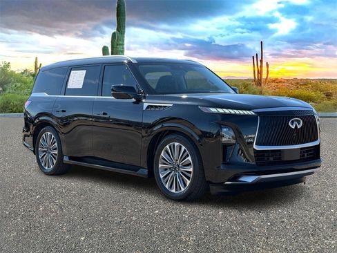 Used 2025 INFINITI QX80 Luxe image 2