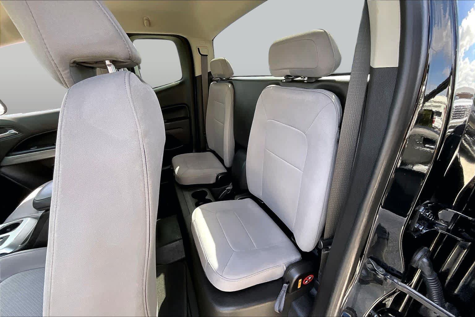 Used 2021 Chevrolet Colorado LT w/ Fleet Safety Package RWD image 19