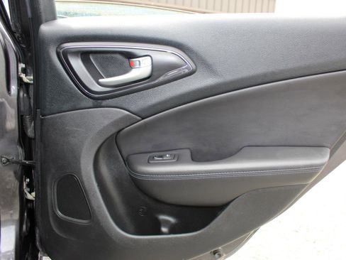 Used 2016 Chrysler 200 S AWD/4WD image 17