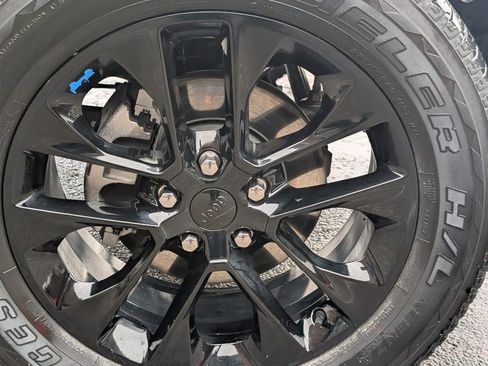 Used 2023 Jeep Wrangler Sahara w/ Cold Weather Group image 37