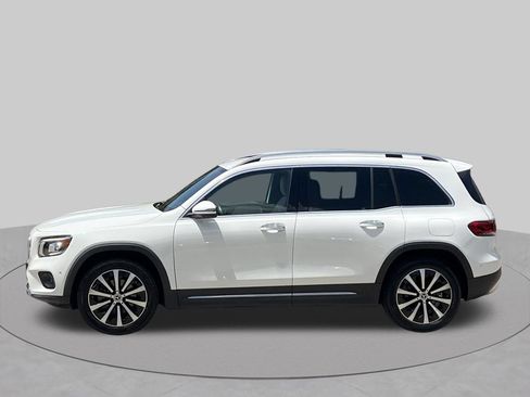 Used 2021 Mercedes-Benz GLB 250 image 2