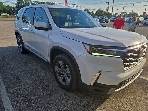 Used 2023 Honda Pilot EX-L image 6