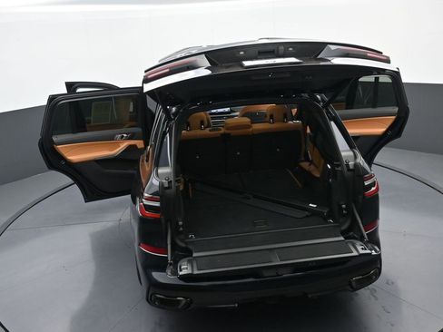 Used 2025 BMW X7 xDrive40i w/ M Sport Package image 44