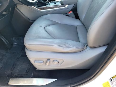 Used 2021 Toyota Highlander Platinum AWD/4WD image 18