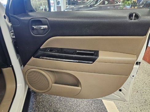 Used 2014 Jeep Patriot Limited w/ Sun/Sound Group AWD/4WD image 30