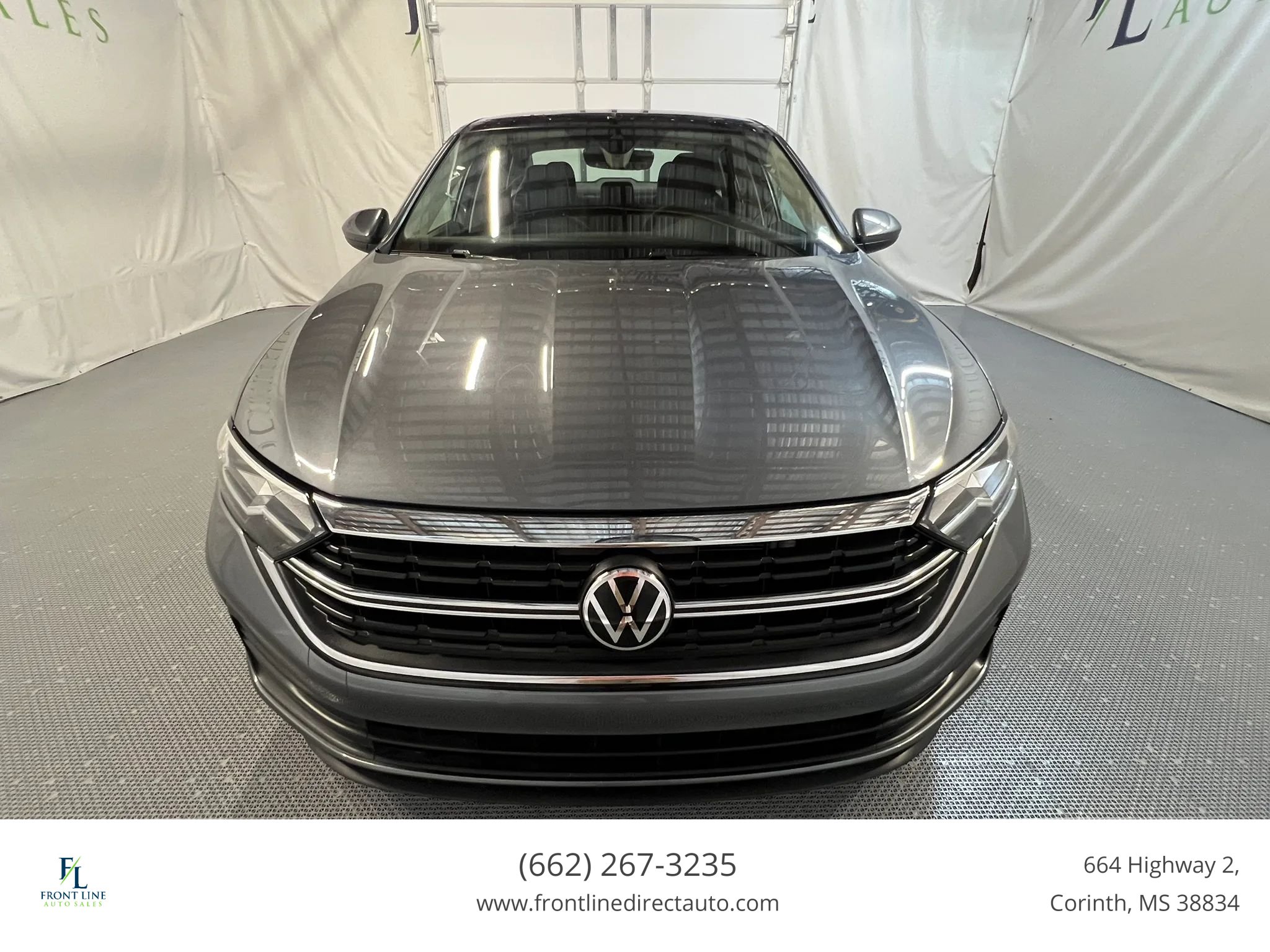 Used 2023 Volkswagen Jetta SE FWD image 2