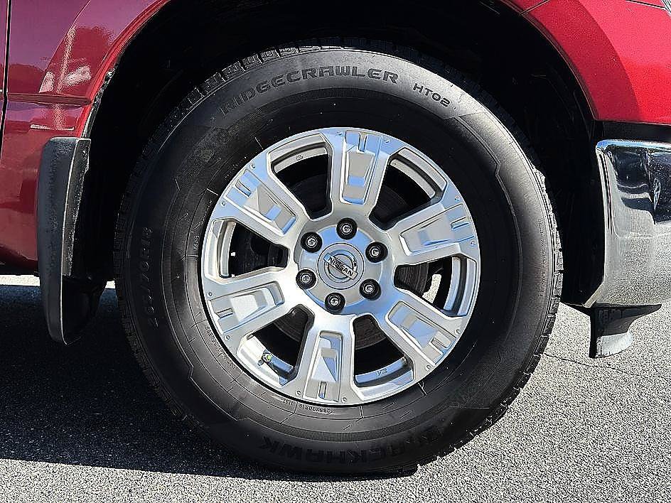 Used 2017 Nissan Titan SV RWD image 12