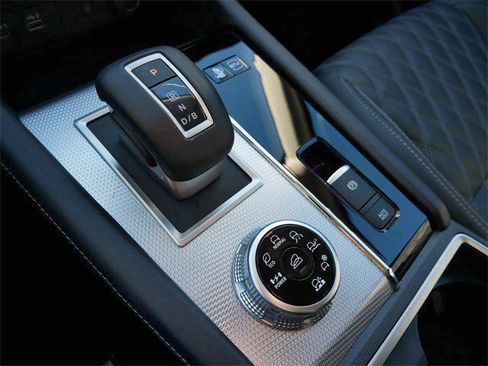 Used 2025 Mitsubishi Outlander SEL image 22