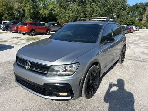 Used 2021 Volkswagen Tiguan SE R-Line FWD image 2