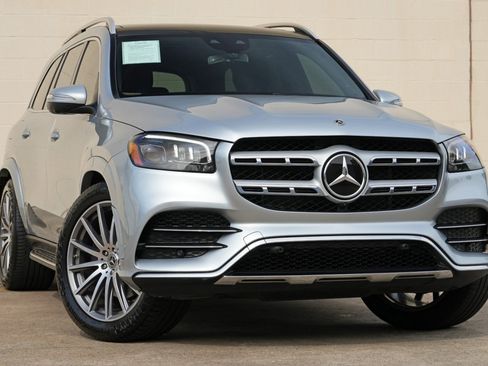 Used 2022 Mercedes-Benz GLS 450 4MATIC w/ AMG Line Exterior image 4