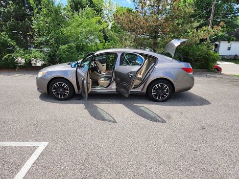 Used 2010 Buick LaCrosse CX FWD image 16