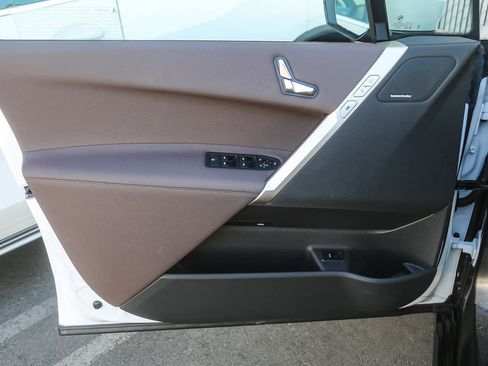 Used 2025 BMW iX xDrive50 w/ Sport Package image 18