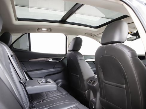 Used 2022 Buick Envision Avenir w/ Technology Package II image 10