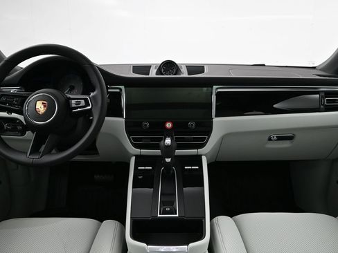Certified 2026 Porsche Macan S image 9