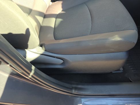 Used 2025 Toyota RAV4 LE FWD image 17