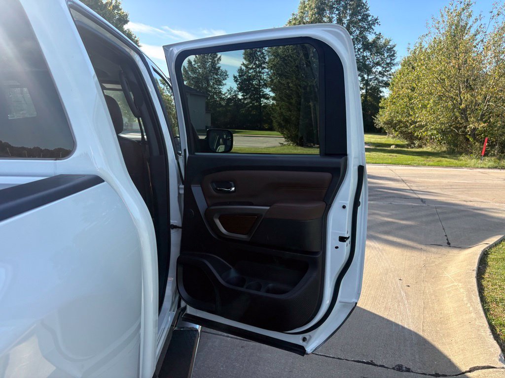 Used 2023 Nissan Titan Platinum Reserve w/ Moonroof Package AWD/4WD image 40