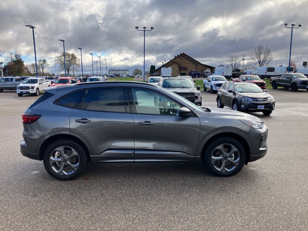 Used 2024 Ford Escape ST-Line w/ Tech Pack #1 AWD/4WD image 7