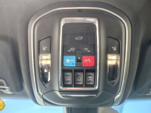 Certified 2024 Jeep Grand Cherokee Limited w/ Luxury Tech Group II AWD/4WD image 41