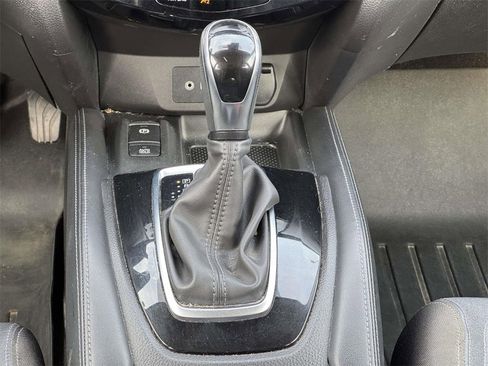 Used 2019 Nissan Rogue Sport SL image 6