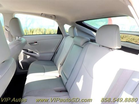 Used 2014 Toyota Prius Four w/ Solar Roof Package image 8