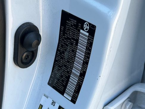Used 2024 Toyota Corolla LE FWD image 3