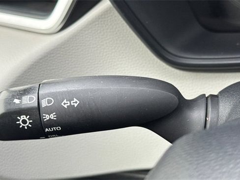 Used 2021 Toyota Corolla LE image 36