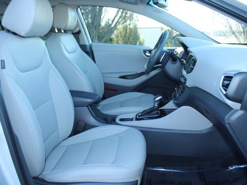 Used 2019 Hyundai Ioniq Limited image 14