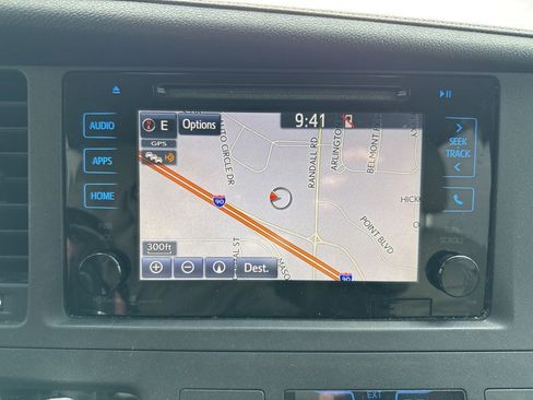 Used 2015 Toyota Sienna XLE Premium image 18