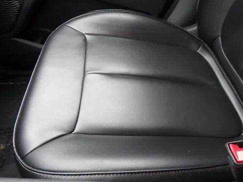 Used 2023 Jeep Grand Cherokee Limited image 32