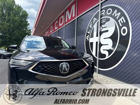 Used 2023 Acura MDX SH-AWD w/ Advance Package image 1