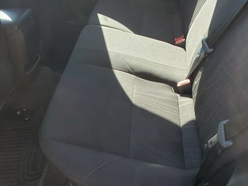 Used 2018 Ford Focus SE w/ Cold Weather Package FWD image 39