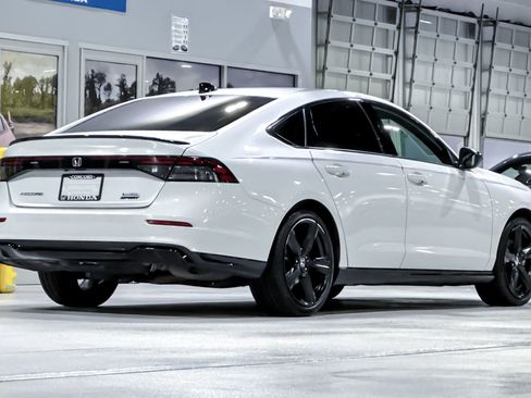 Used 2023 Honda Accord Sport image 9