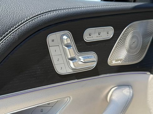 Used 2023 Mercedes-Benz GLS 450 4MATIC image 22