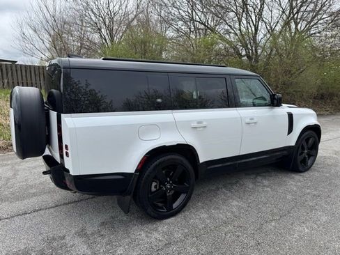 Certified 2024 Land Rover Defender 130 X-Dynamic SE AWD/4WD image 5