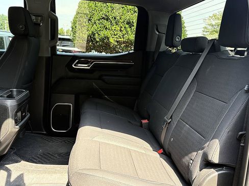 Used 2023 Chevrolet Silverado 1500 LT AWD/4WD image 9
