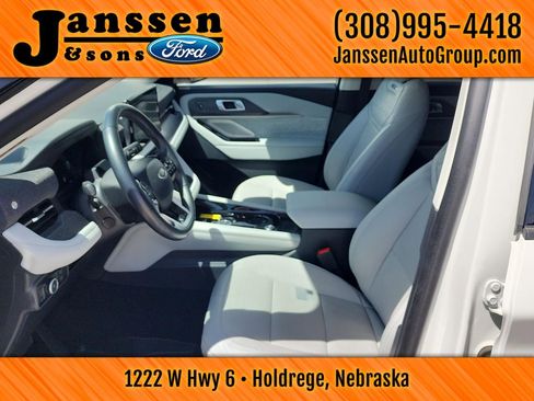 Used 2025 Ford Explorer Platinum w/ Ultimate Package AWD/4WD image 24