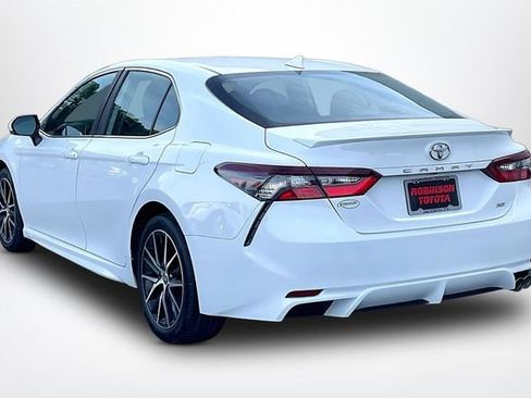Used 2024 Toyota Camry SE FWD image 12