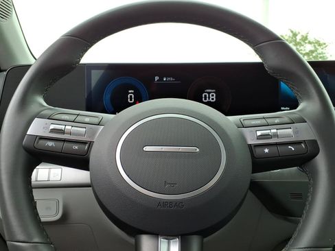 Used 2025 Hyundai Kona SEL FWD image 26