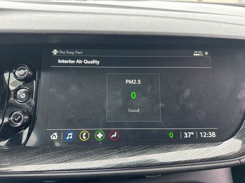 Used 2023 Buick Envision Essence image 44