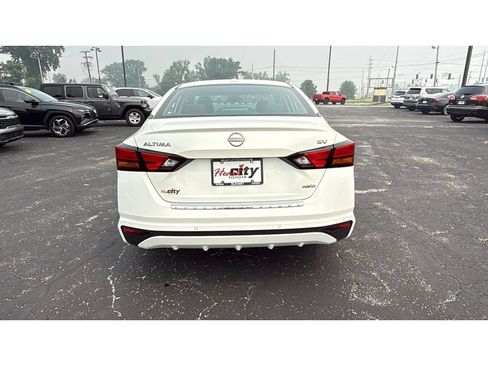 Used 2023 Nissan Altima 2.5 SV AWD/4WD image 6