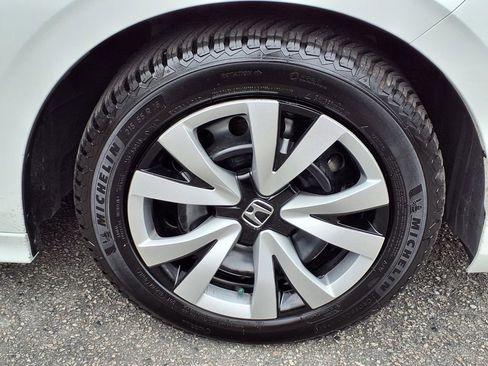 Used 2022 Honda Civic LX image 4