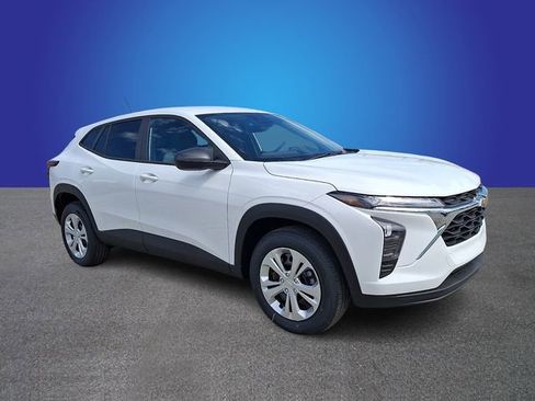 New 2026 Chevrolet Trax LS w/ Driver Confidence Package FWD image 2