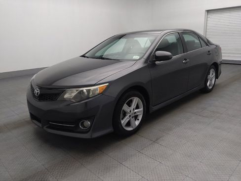 Used 2013 Toyota Camry SE FWD image 2