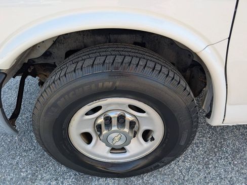 Used 2014 Chevrolet Express 3500 LT w/ LT Preferred Equipment Group RWD image 12
