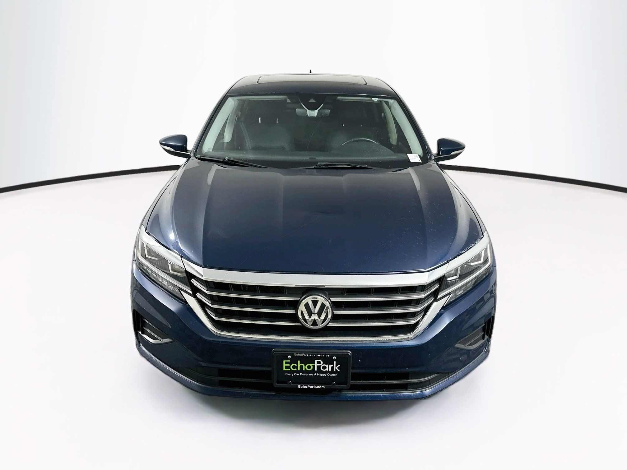 Used 2021 Volkswagen Passat 2.0T SE FWD image 2