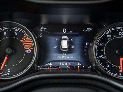 Used 2019 Jeep Cherokee Limited w/ Luxury Group image 36