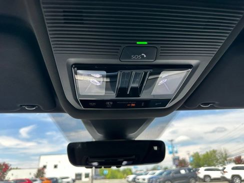 Used 2024 Volkswagen Atlas Cross Sport SE w/ Panoramic Sunroof Package FWD image 32